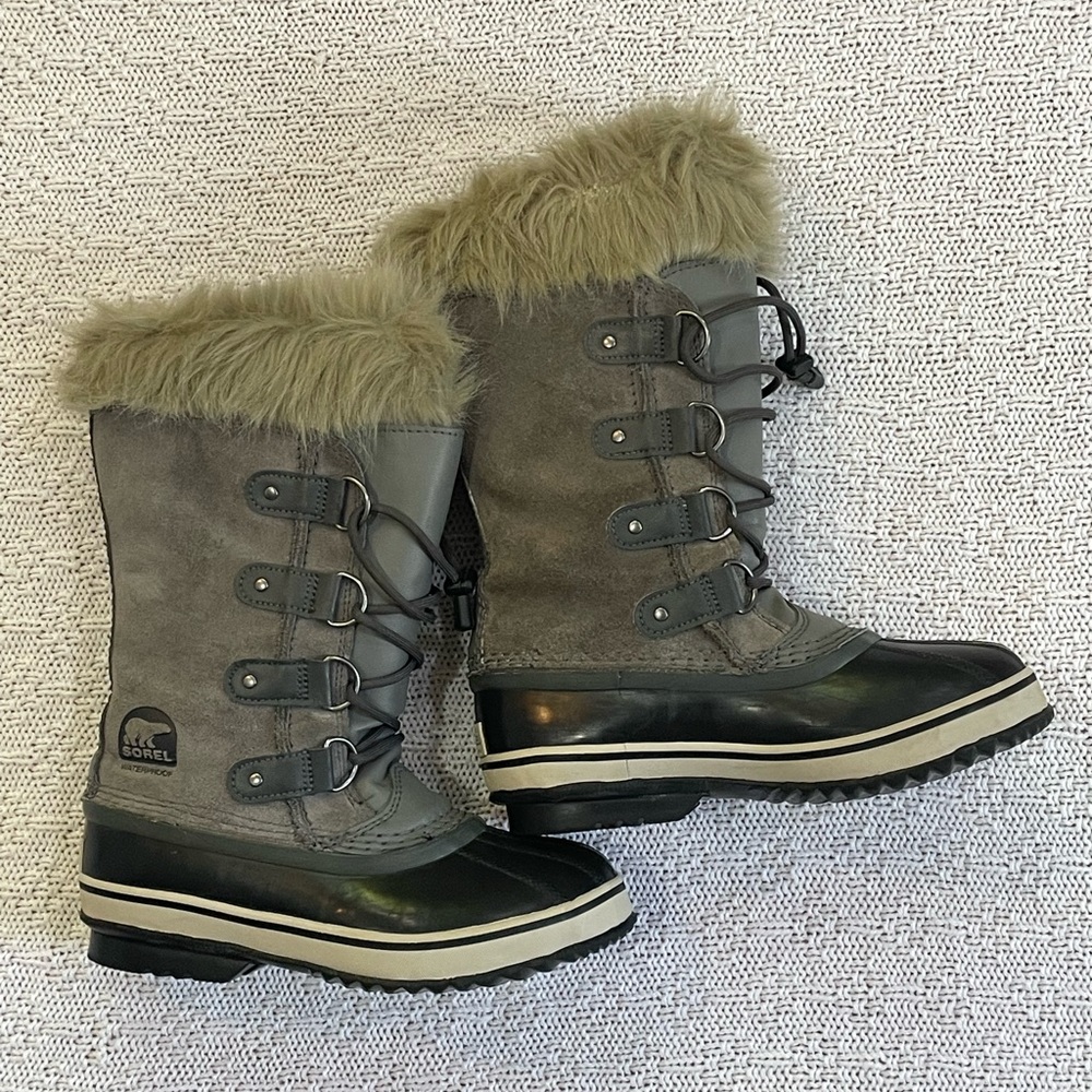 Sorel Joan of Arctic Boots Size 4Y
